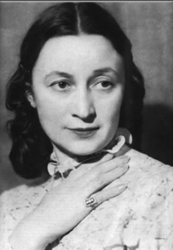 Ангелина Степанова — фото чтеца аудиокниг