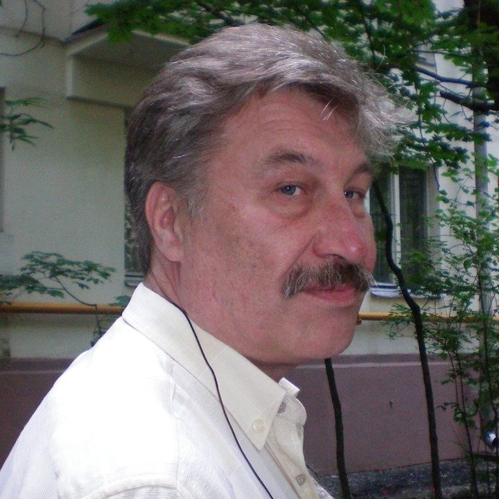 Олег Исаев